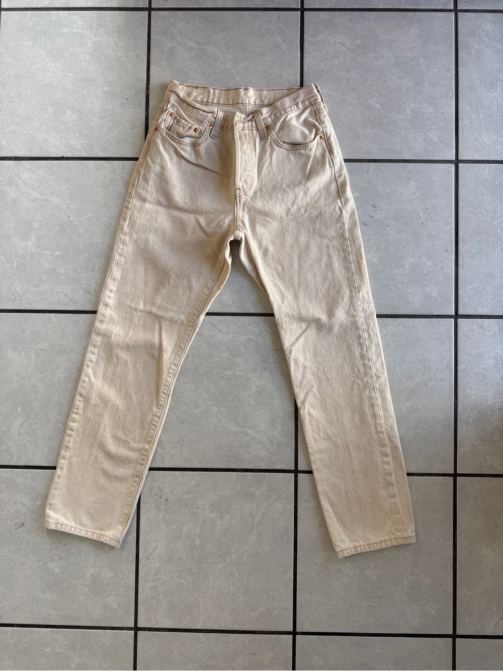 Levi's Women Straight Jeans in Light Cream